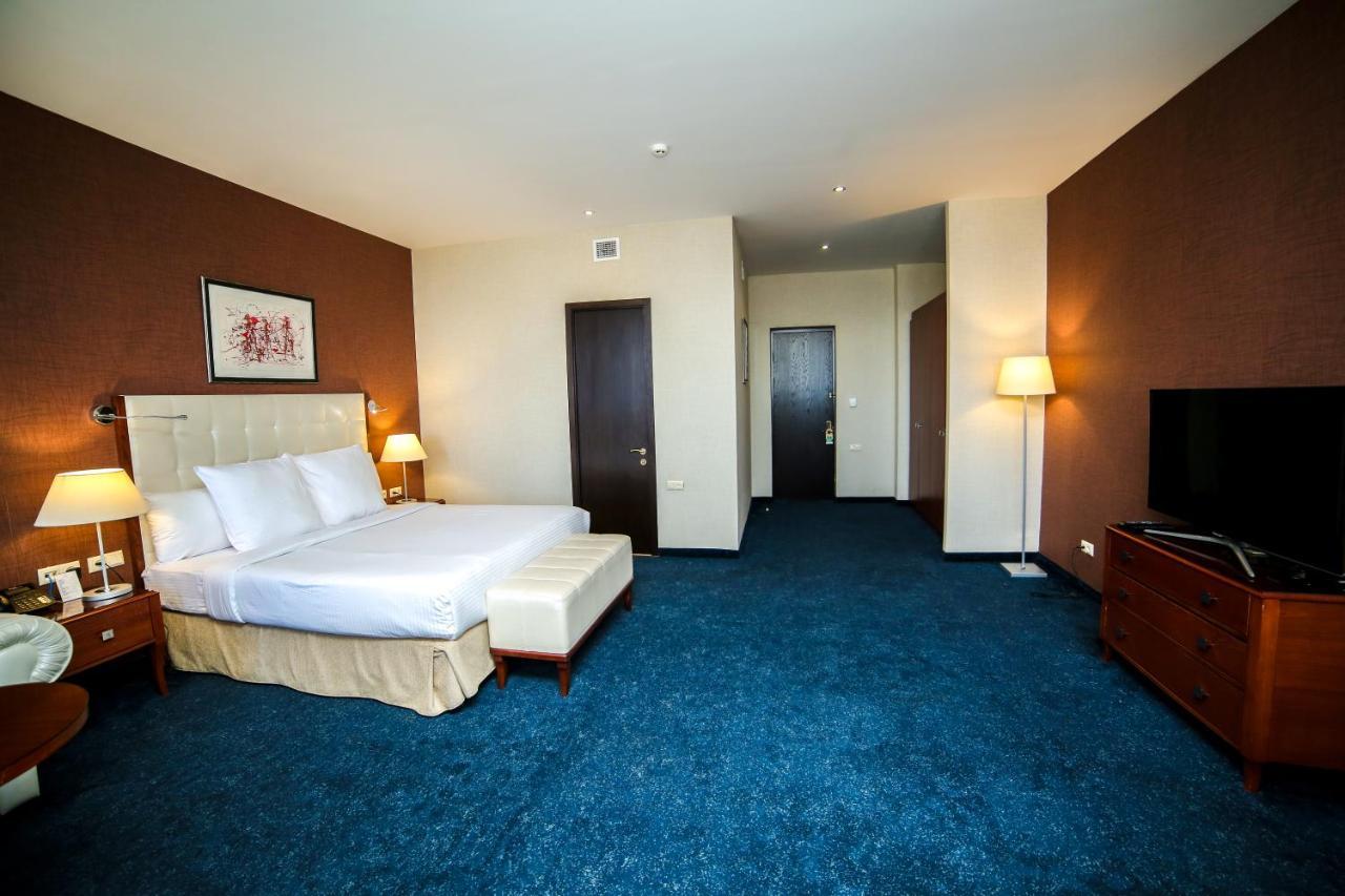 Kecharis Hotel And Resort Цахкадзор Екстериор снимка